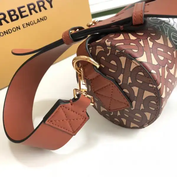 BURBERRY BARREL BAG 0129