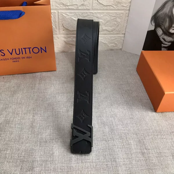 LOUIS VUITTON BELT 0120