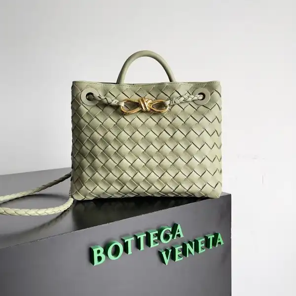 BOTTEGA VENETA MEDIUM ANDIAMO 0127