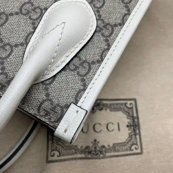 Gucci Mini tote bag with Interlocking G 0131