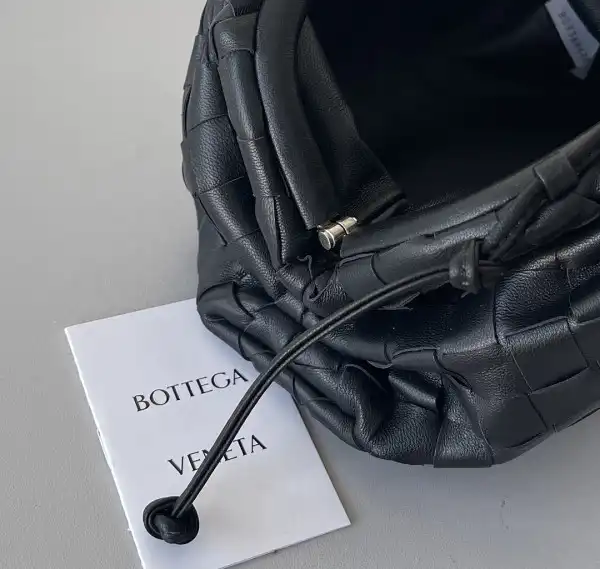 BOTTEGA VENETA MINI POUCH 0127