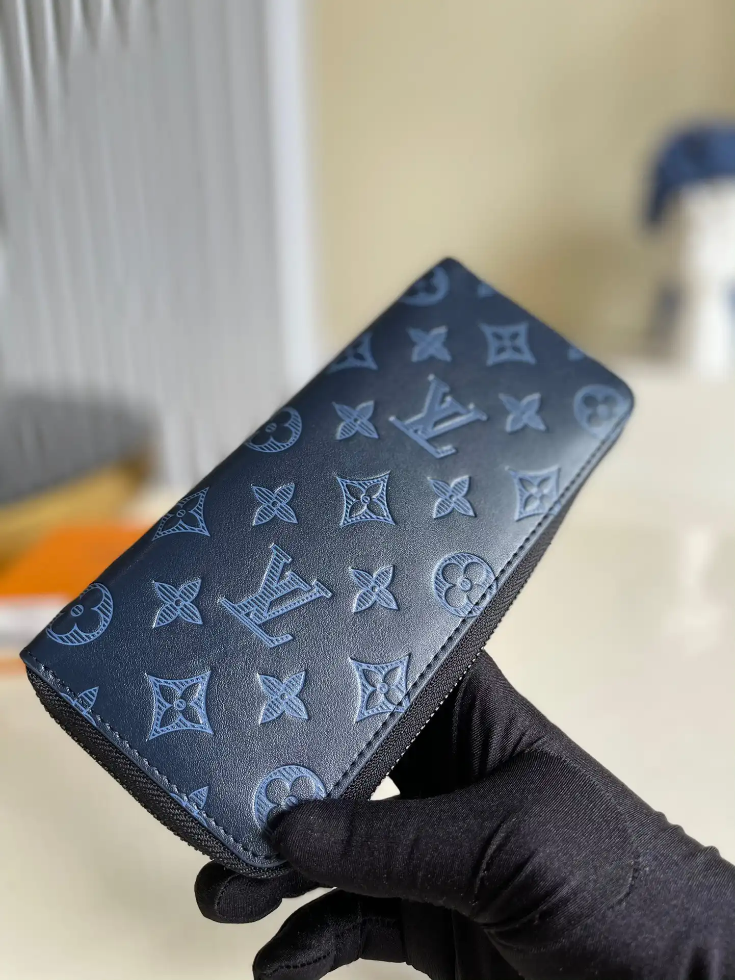 LOUIS VUITTON ZIPPY WALLET 0125