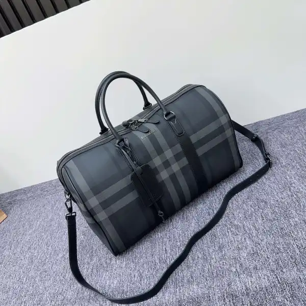 BURBERRY Boston Holdall 0129