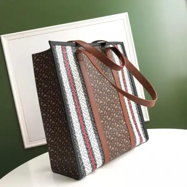 BURBERRY TMONOGRAM STRIPE PRINT E-CANVAS PORTRAIT TOE BAG 0129