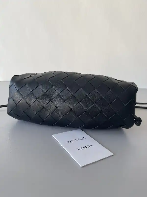 BOTTEGA VENETA MINI POUCH 0127