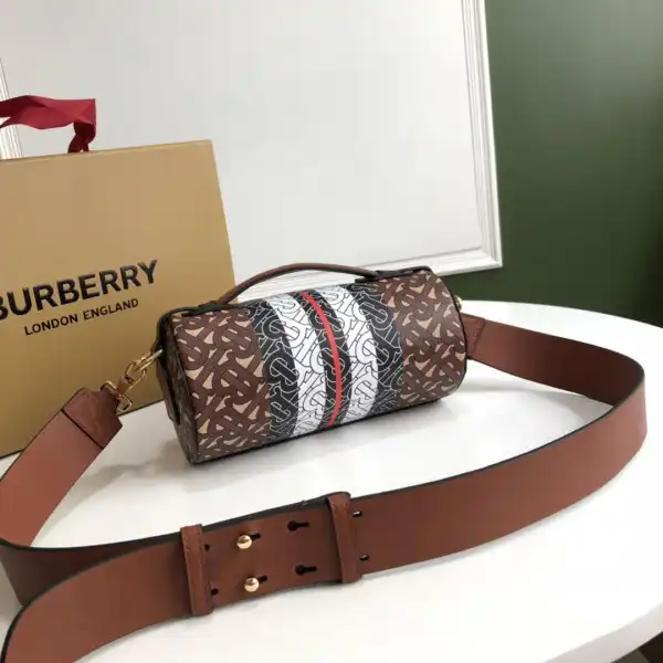 BURBERRY BARREL BAG 0129