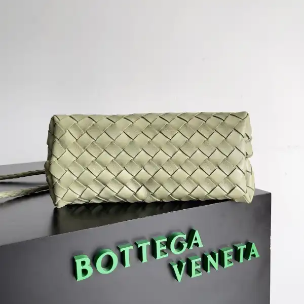 BOTTEGA VENETA MEDIUM ANDIAMO 0127