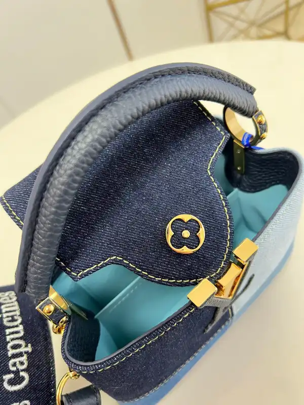 LOUIS VUITTON CAPUCINES MINI 0125