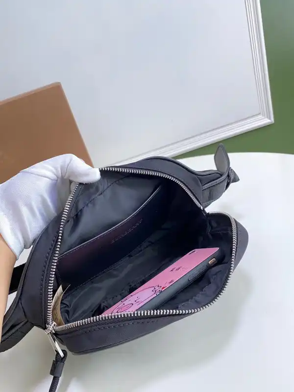 BURBERRY BUM BAG 0128