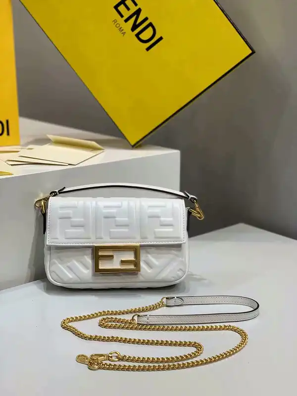 FENDI BAGUETTE 0126