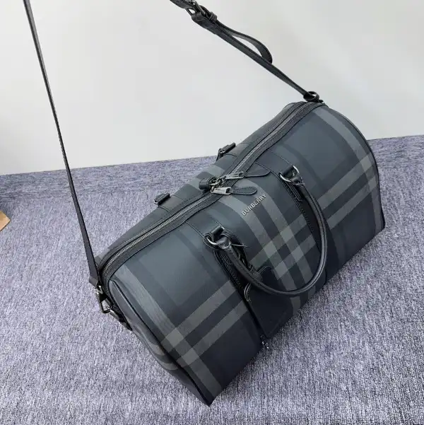 BURBERRY Boston Holdall 0129