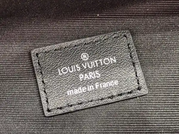 LOUIS VUITTON DISCOVERY BUMBAG 0128