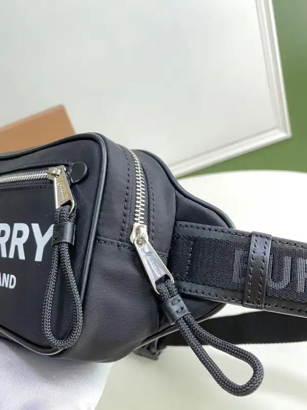 BURBERRY BUM BAG 0128