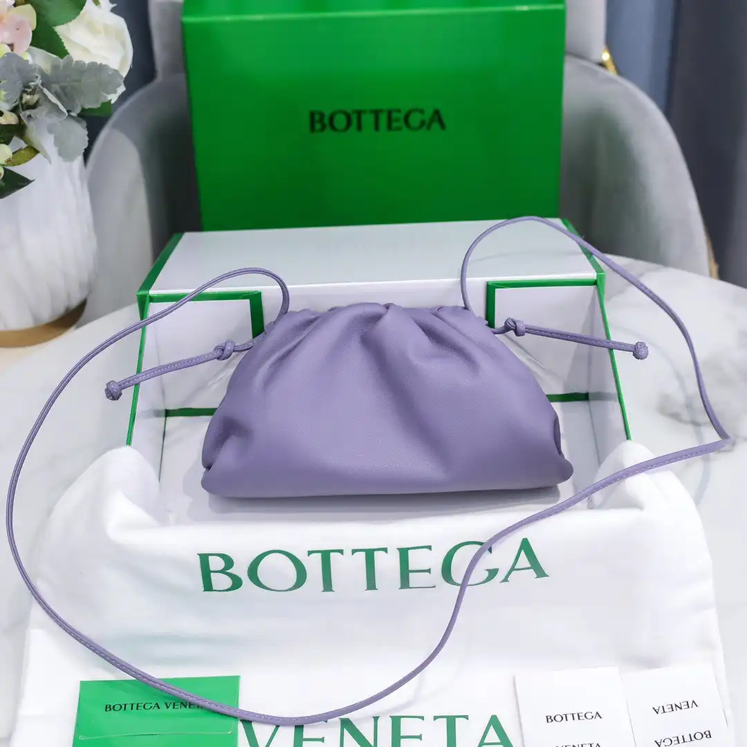 BOTTEGA VENETA MINI POUCH 0127