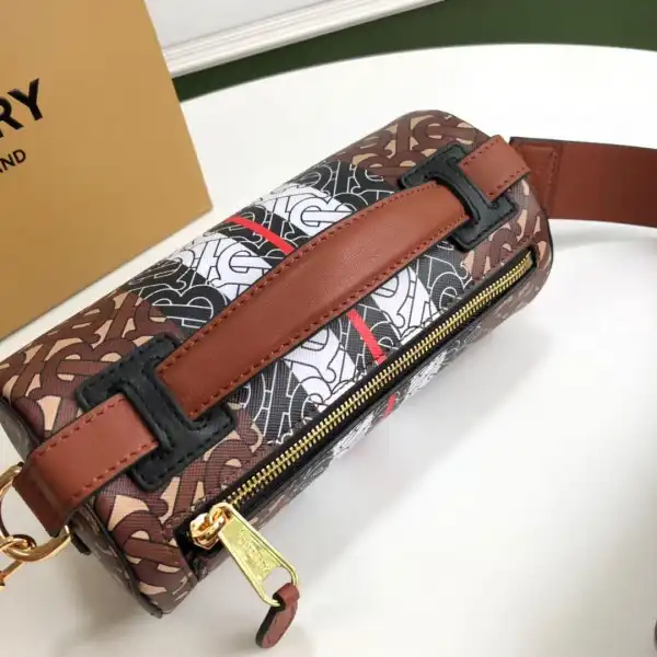 BURBERRY BARREL BAG 0129