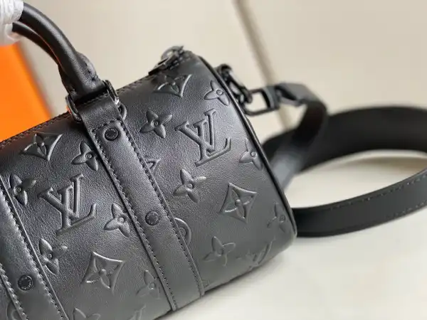 LOUIS VUITTON KEEPALL XS 0130