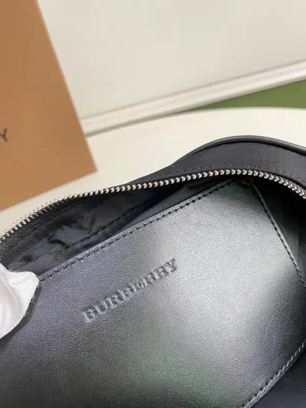 BURBERRY BUM BAG 0128