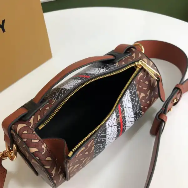 BURBERRY BARREL BAG 0129