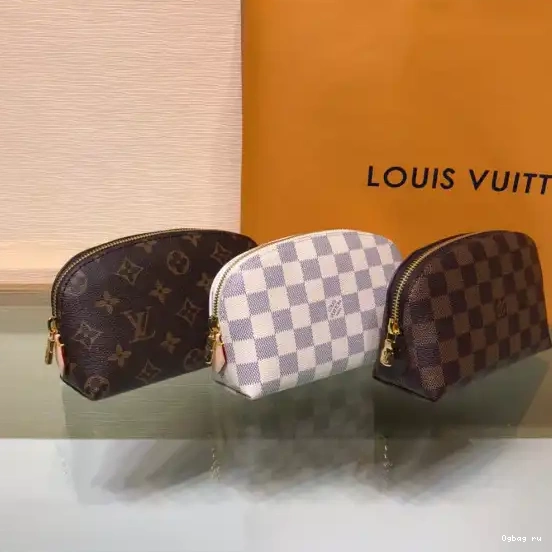 LOUIS VUITTON POUCH COSMETIC 0213