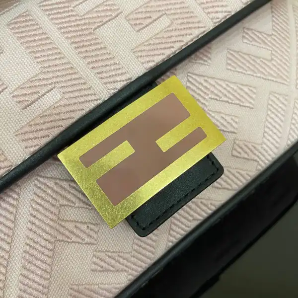 FENDI BAGUETTE 0205