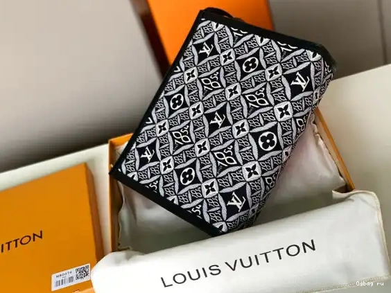 TOILETRY SINCE VUITTON 26 POUCH LOUIS 1854 0225