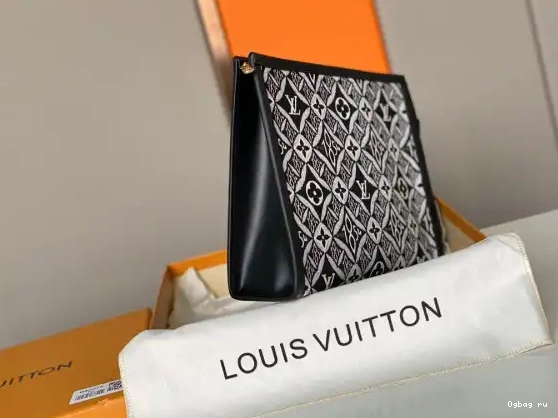 TOILETRY SINCE VUITTON 26 POUCH LOUIS 1854 0225