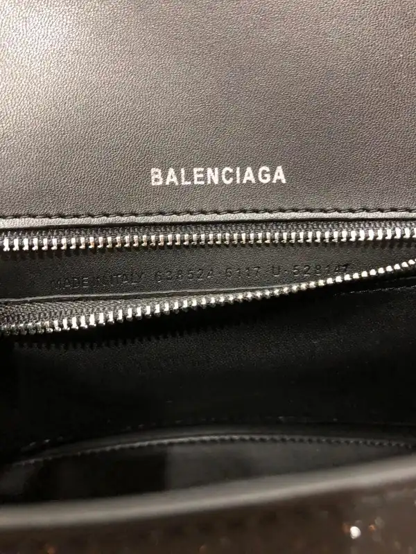 BALENCIAGA HOURGLASS 0201