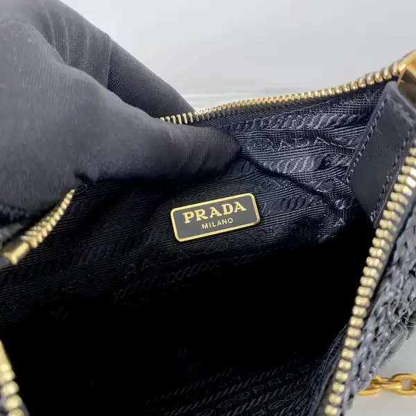 PRADA Re-Edition Crochet Mini-Bag-22*18*6CM 0202