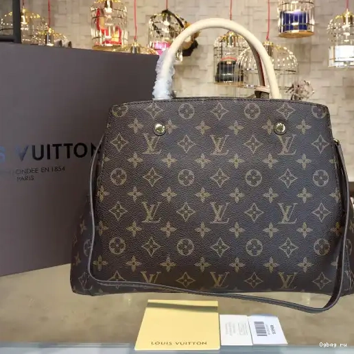 VUITTON LOUIS MONTAIGNE MM 0213