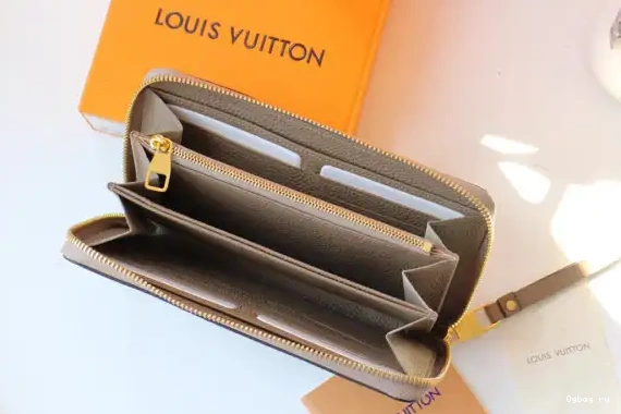 ZIPPY LOUIS VUITTON WALLET 0226