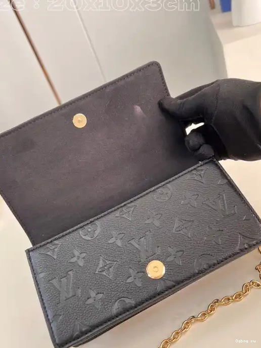 VUITTON On LOUIS Lily Wallet Chain 0218