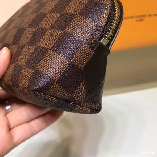 LOUIS VUITTON POUCH COSMETIC 0213