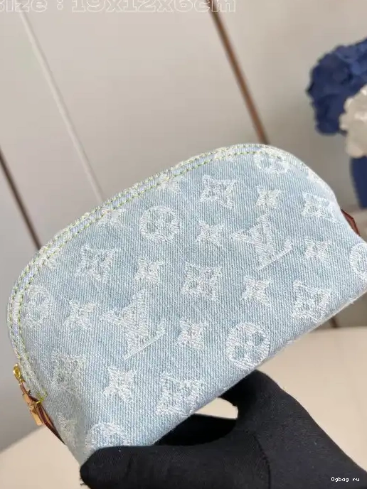 Vuitton PM Pochette Cosmétique Louis 0212