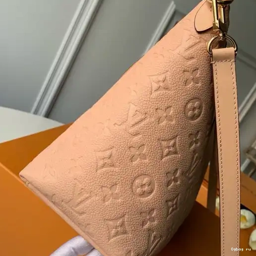 MM TOTE LOUIS V VUITTON 0213