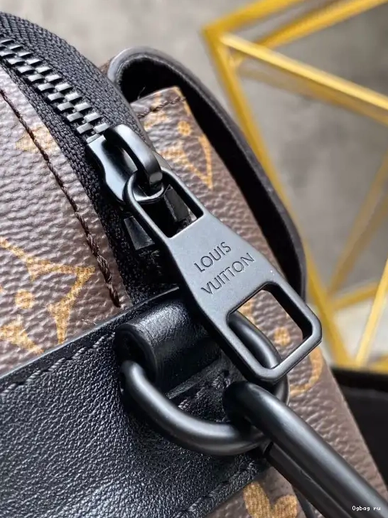 S LOUIS MESSENGER LOCK VUITTON 0219