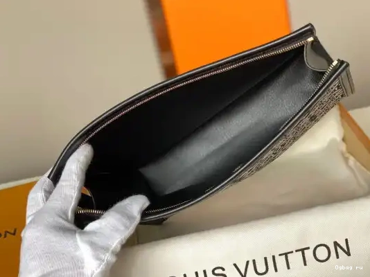 TOILETRY SINCE VUITTON 26 POUCH LOUIS 1854 0225