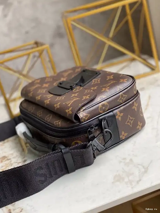 S LOUIS MESSENGER LOCK VUITTON 0219