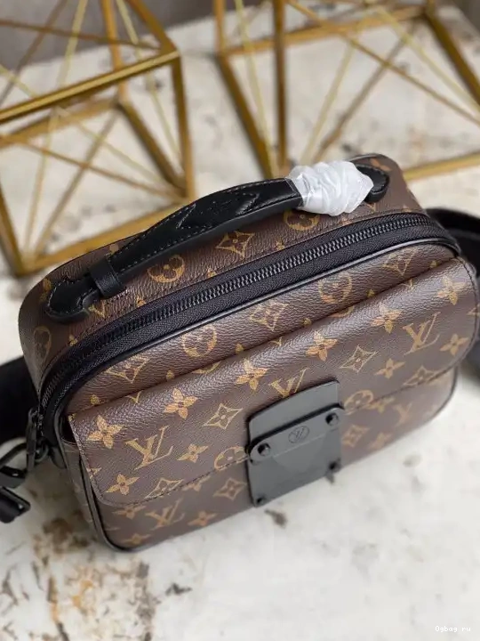 S LOUIS MESSENGER LOCK VUITTON 0219