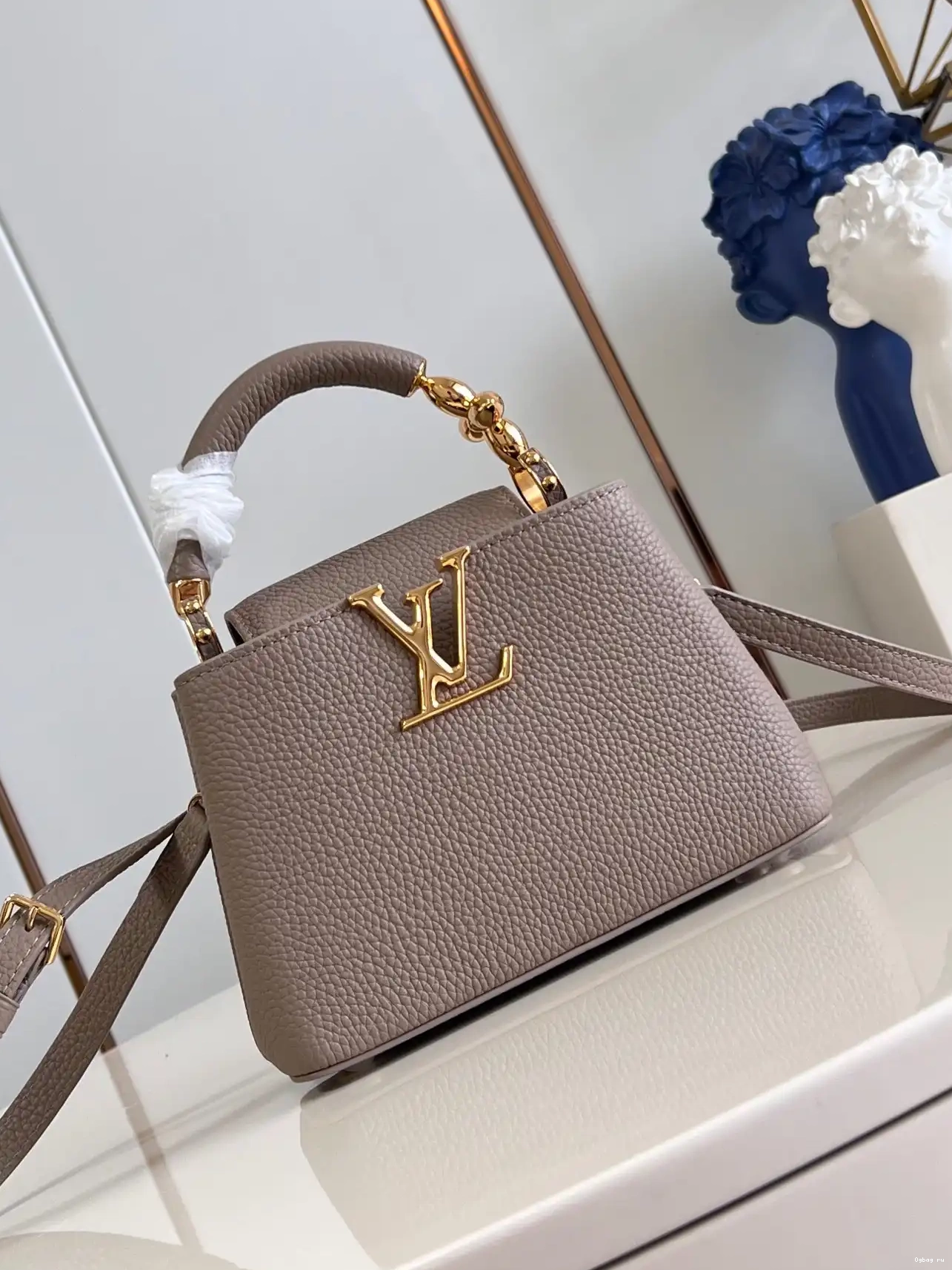 VUITTON MINI-21*14*8CM LOUIS CAPUCINES 0212