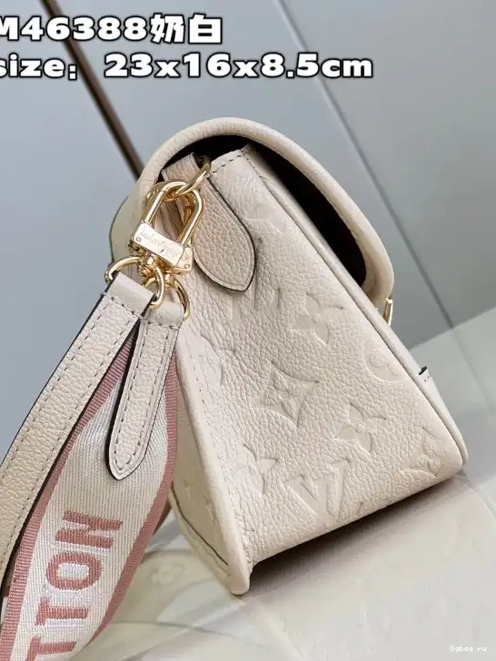 LOUIS VUITTON Diane Nano 0218