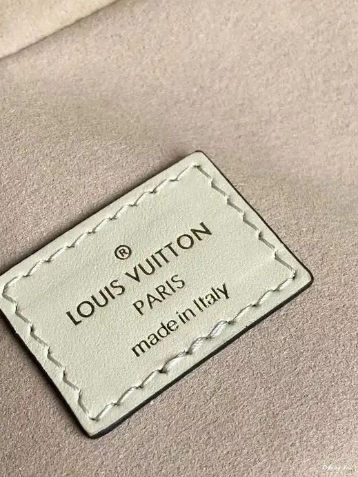 LOUIS VANITY VUITTON PM 0218