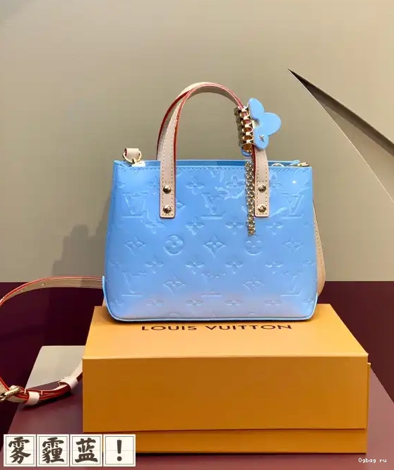 LOUIS PM VUITTON Reade 0220