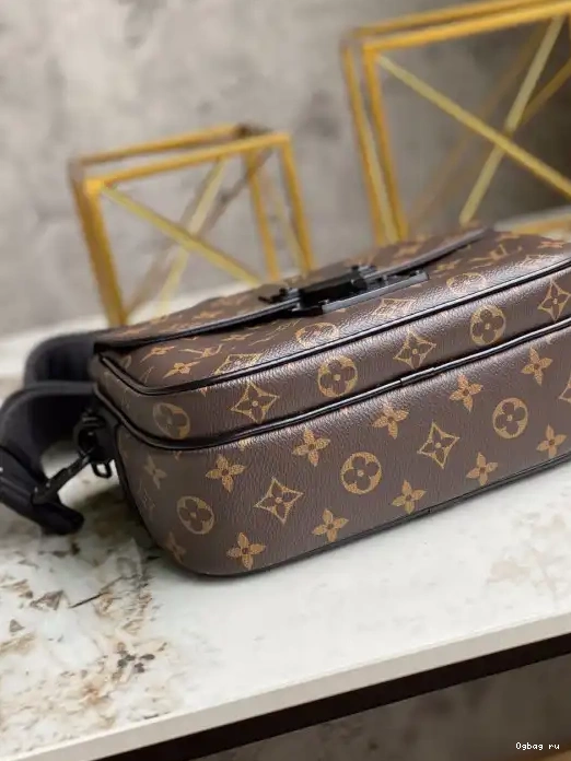 S LOUIS MESSENGER LOCK VUITTON 0219