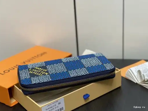 VUITTON WALLET-10*20*2 cm ZIPPY LOUIS 0213