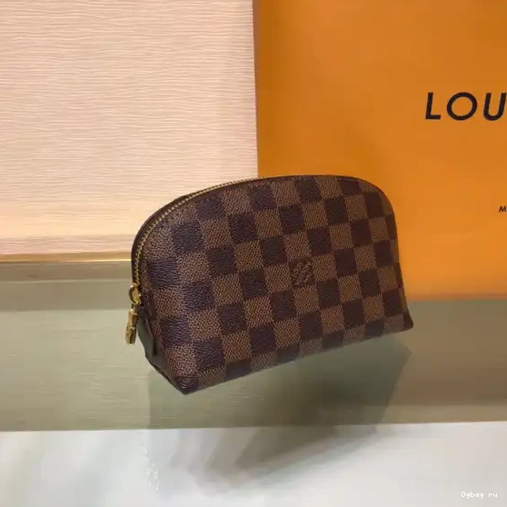 LOUIS VUITTON POUCH COSMETIC 0213