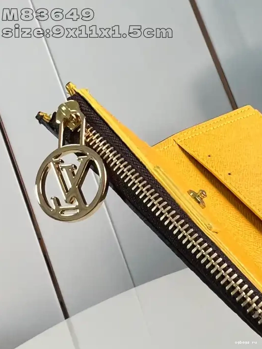 VUITTON 9*11.5*1.5CM Lisa LOUIS Wallet - 0211