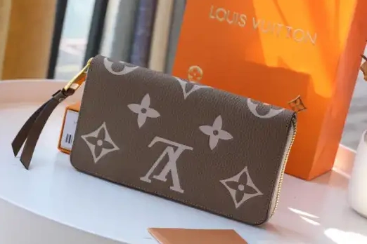 ZIPPY LOUIS VUITTON WALLET 0226