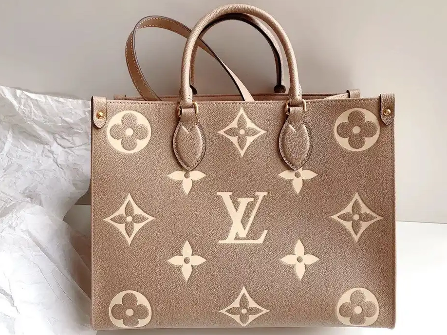 ONTHEGO MM LOUIS VUITTON 0211