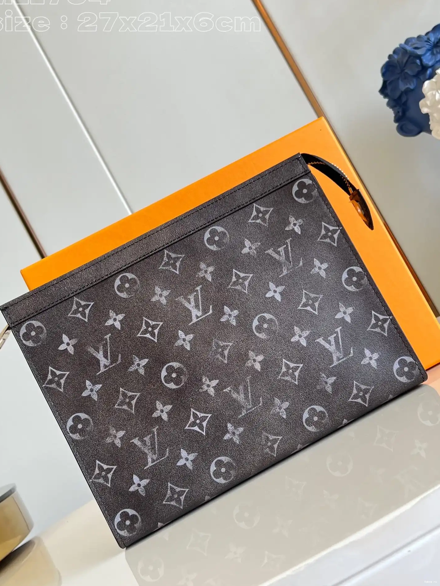 LOUIS VUITTON VOYAGE-27*21*6CM POCHETTE 0223