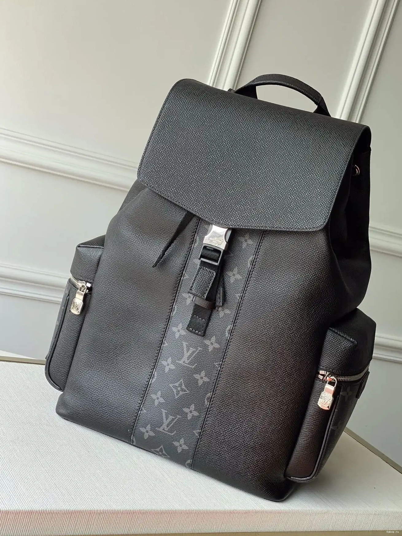 BACKPACK OUTDOOR LOUIS VUITTON 0221